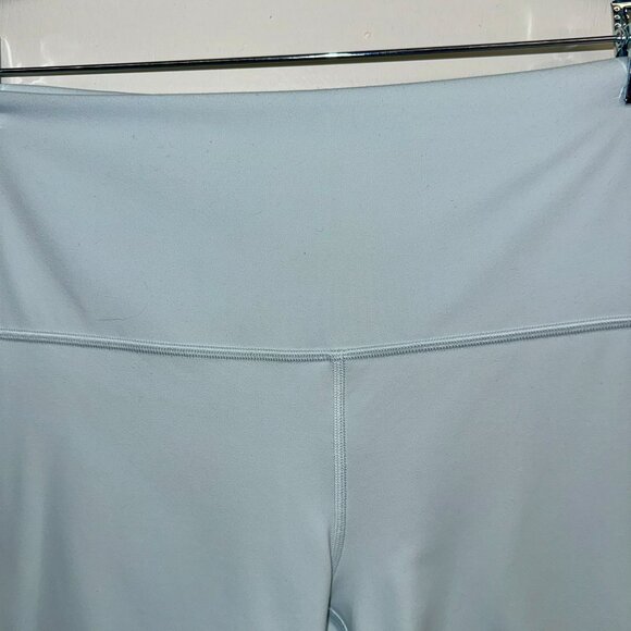 Lululemon Size 10 Mint Breeze Align High-Rise Short 6" - Picture 7 of 9